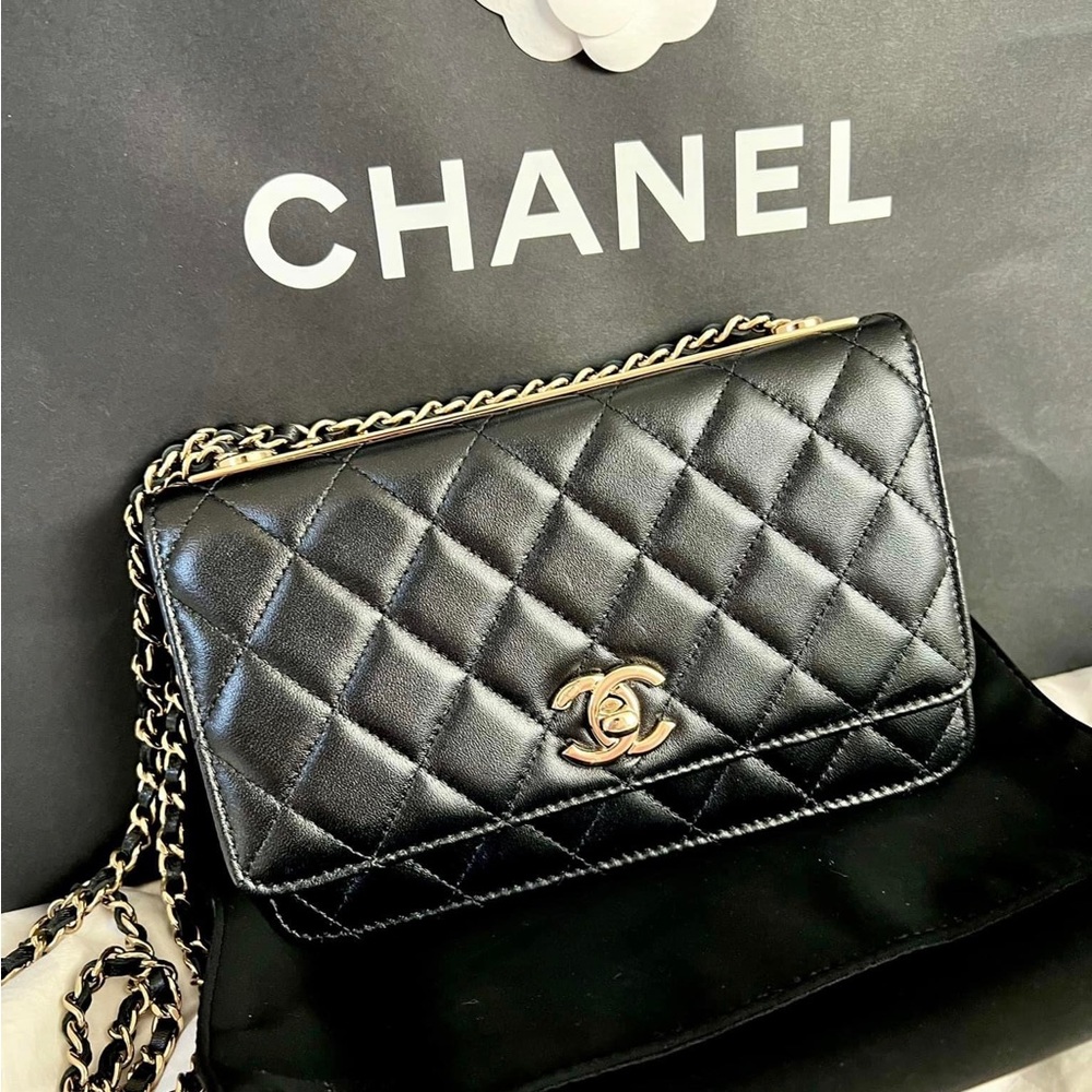 Pre-loved CC Trendy WOC Comes full set with microchipped, receipt….